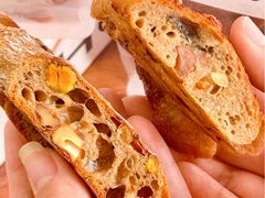 -HOT CRUSH趁热集合·现烤面包(上海环球港店)