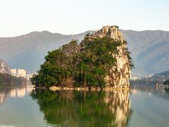 -星湖旅游景区七星岩