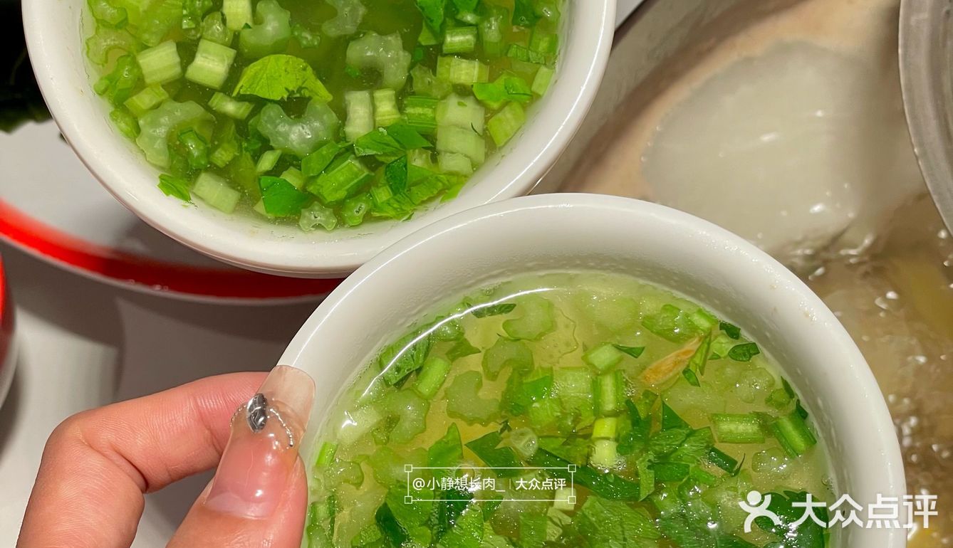 广州吃饭还送麻包袋 ，好大一个袋哎[礼花][礼花]