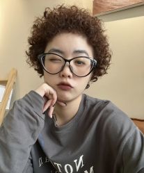 -BULB STUDIO 巴柏明星发型工作室