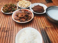 -十一街苍蝇馆子转经消江湖菜(九眼桥十一街店)