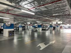 -百联西郊购物中心·停车场