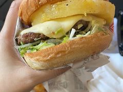-The Habit Burger Grill 哈比特汉堡(爱琴海店)