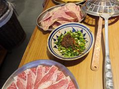 -洱火云南酸菜牛肉火锅(石景山当代商城店)