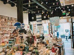 -猫的天空之城概念书店(杭州南宋御街店)