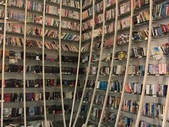 -钟书阁(松江泰晤士小镇店)