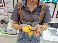 -美式眼镜·授权蔡司.依视路.尼康.豪雅.明月(人民广场店)