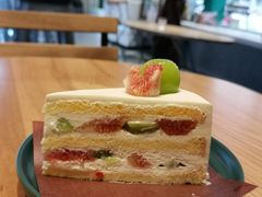 晴王葡萄无花果奶油蛋糕-black rainbow coffee