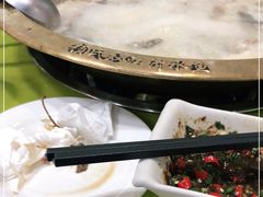 -颜氏双江清水鱼一养身火锅(磁器口店)