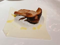 烟熏云南牛肝菌墨鱼薄纱-Le Comptoir de Pierre Gagnaire