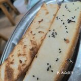 刚发现一家宝藏美食店