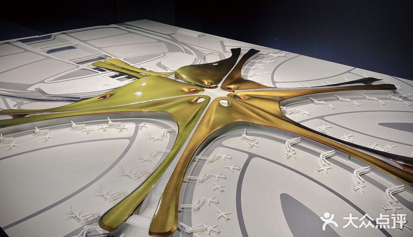 上海「扎哈首展」| 传奇建筑女王扎哈·哈迪德中国大陆首次特展