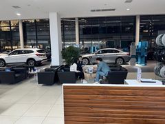 -上海宝信宝马4S店