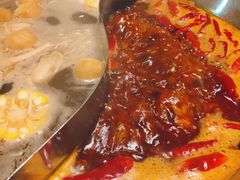 菌菇鸳鸯锅-大龙辣火锅·龙虾·烧烤(湖滨新天地店)