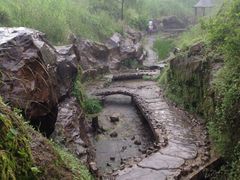 -雪山彩虹谷景区
