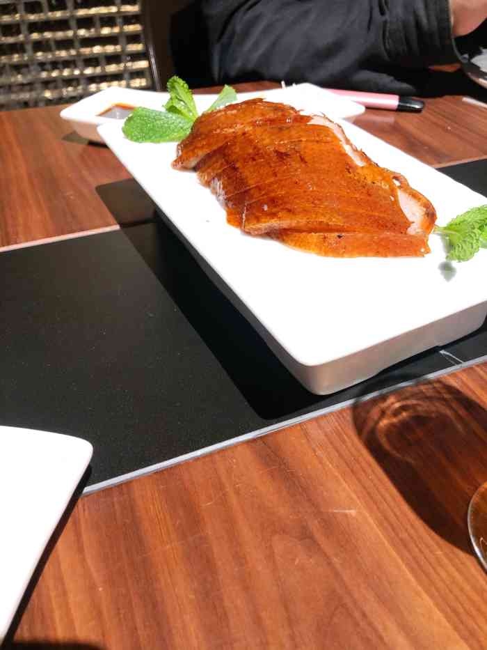 北京老铺烤鸭(万众国际店)-"来吃烤鸭的,但是被椒麻鸡惊艳到了![色].