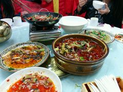 -乡土特色.冷锅鱼.牦牛肉汤锅