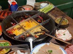 -周小明火锅(黑金冠社区店)