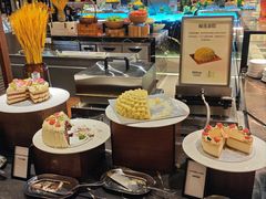 -广州万富希尔顿酒店·感趣自助餐厅·金秋蟹宴生蚝海鲜刺身