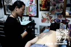-鬼手纹身小鬼店