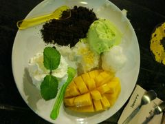 -莓园冰淇淋店