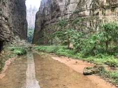 -龙水峡地缝景区