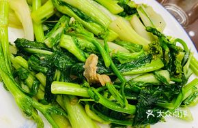Pork Lard Crumbs Stir-fried with Napa Cabbage Heart