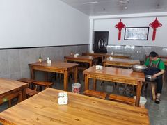 大堂-何记酿皮店(西流湾店)