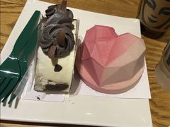 粉爱草莓甜心蛋糕-星巴克(天津鲁能中心第三店)