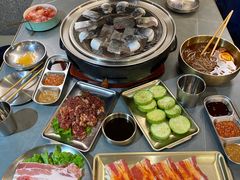 -围炉肉舍丹东海鲜烤肉·烤活鳗(步行街店)