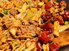 -风光老灶麻辣香锅(大成路翠微百货店)