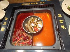-老牌坊云南鱼豆花火锅(哈西万达店)