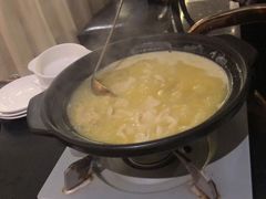 浓汤花胶鸡汤-维园悦谱·海派家常菜(乌鲁木齐南路店)