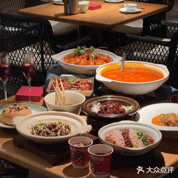 就在新街口！这圣诞氛围也太超前了！