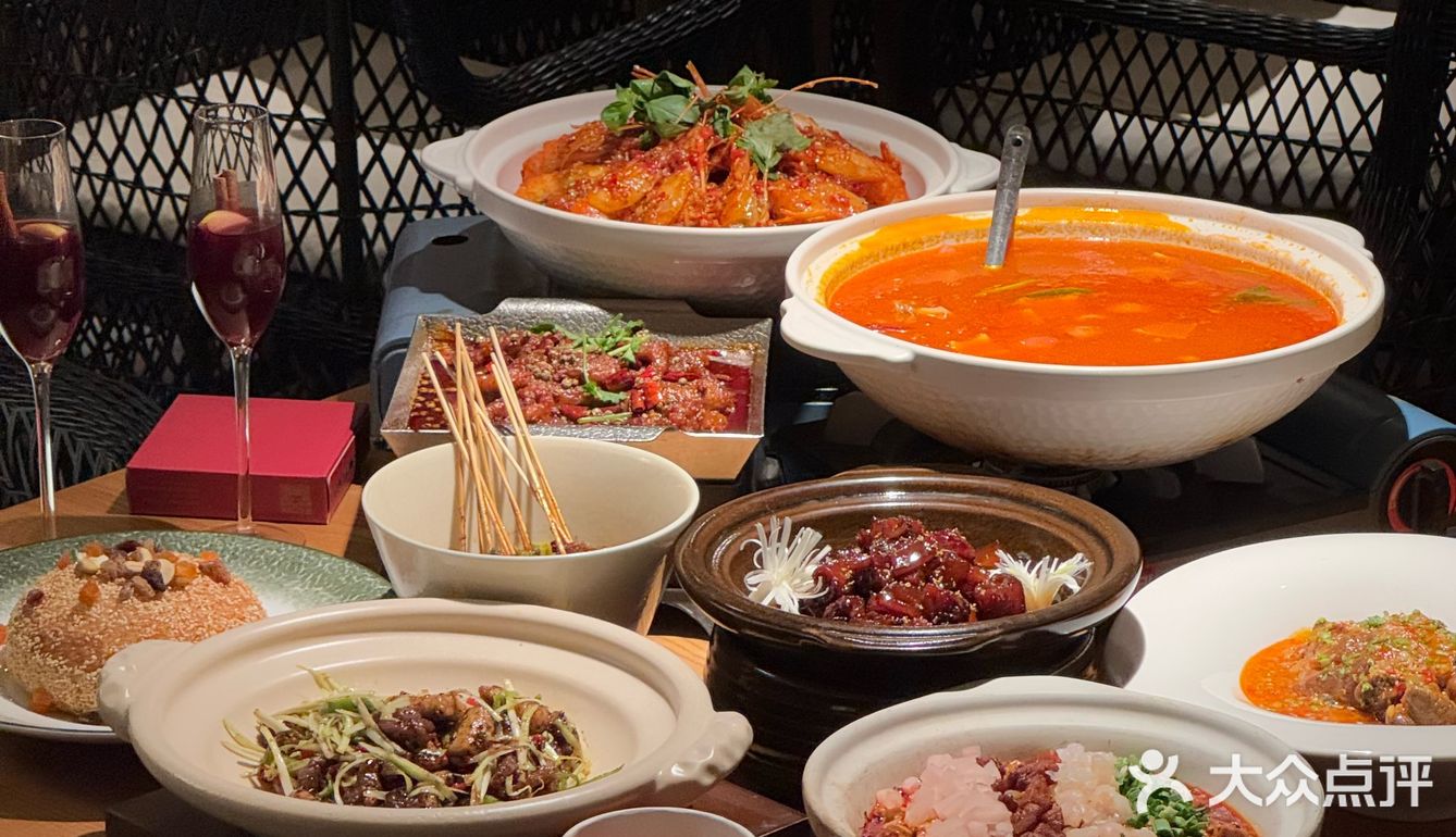 就在新街口！这圣诞氛围也太超前了！