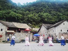 -高荡千年布依古寨旅游景区