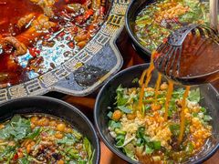 -三道苗苗鱼·美蛙黄辣丁(八里店)
