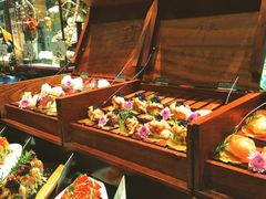 -雍容荟帝王蟹活龙虾展台自助(IFS黑金店)