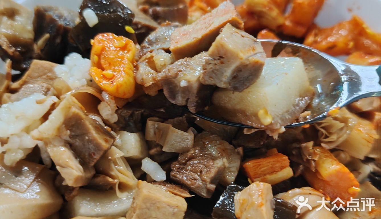 今天的午饭就选这个了！象抄手外卖真是香！