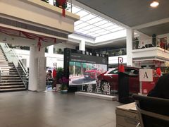 -上海星瀚奔驰4S店(红柳路店)