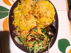 菠萝虾仁炒饭-越弥越南传统美食馆