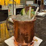 这头衔还不少了歪