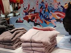 -lululemon(上海浦东IFC店)