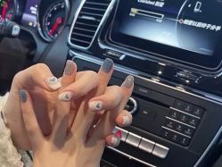 -悦指间美甲美睫