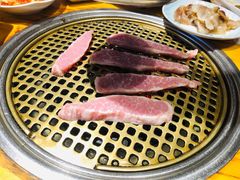 猪颈肉-唯成•韩国炭火烤肉 유성고기