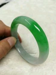 -北京七彩云南翡翠珠宝旗舰店(月坛店)