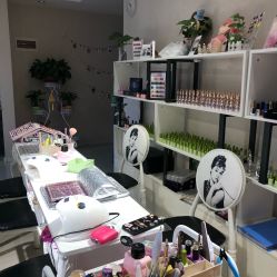 -璀璨&星光美甲美睫店