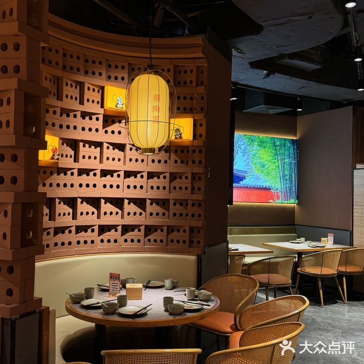 我仿佛穿越到了成都的老店吃砂锅菜，爱了爱了