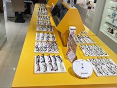 -诺柯视眼镜-蔡司依视路官方工厂店(淞南一店)