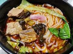 牛肉米线-八月美食小馆(银泰城总店)
